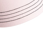 Goorin Bros tricolor trucker cap med multicolorerede paneler, justerbar snapback og meshopstrikket design.