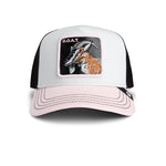 Goorin Bros tricolor Trucker Cap i flerfarvet design med netryg og justerbar strop, afslappet og sporty stil.
