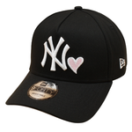 Sort New Era 9FORTY A-Frame kasket med Yankees logo og hjerteprint, afslappet baseballkasket til mænd og kvinder