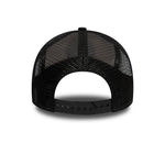 New Era 9FORTY A-Frame Trucker Cap i vaskesort med netbagger og justerbar rem, perfekt til udendørs brug.