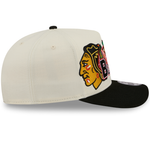 New Era 9FIFTY A-Frame snapback cap med Chicago Blackhawks logo i krom og sort farve, sporty og stilfuld hovedbeklædning