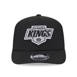 Sort New Era 9SEVENTY Stretch Mesh snapback kasket med Los Angeles Kings logo, mesh-material og justerbart snap-fæste