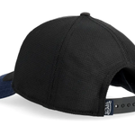 Von Dutch trucker cap i grå, sort og navy med oval patch og skjolddesign, casual hovedbeklædning til mænd.