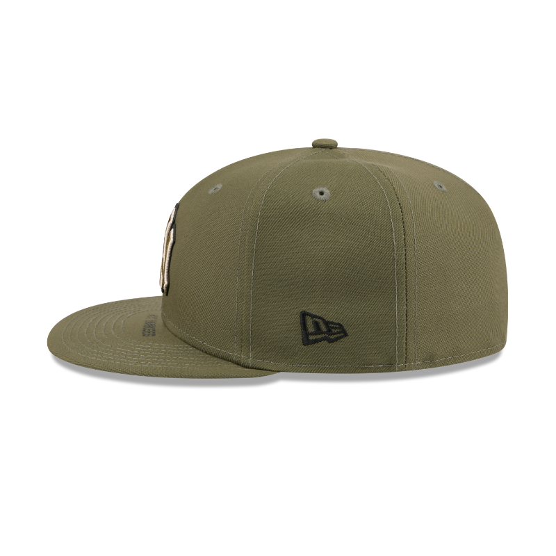 New Era 59FIFTY New York Yankees Army Forces cap i olivengrøn med logo og militærinspirerede detaljer
