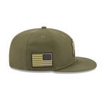 New Era 59FIFTY cap med Yankees logo og militærinspireret olivengrøn farve, stilfuld baseballkasket.