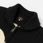 Sort EVISU bomuld-blanding Cowichan cardigan jakke i strikdesign, vist med knapper foran og ribkanter.