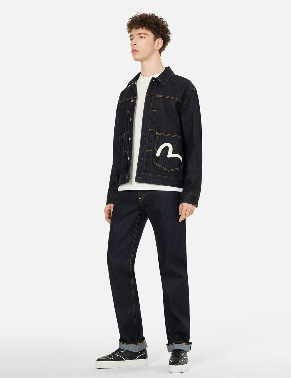 EVISU denimjakke med sejlerfuglprint i rå indigo, klassisk jakke i denim med detaljer og syninger