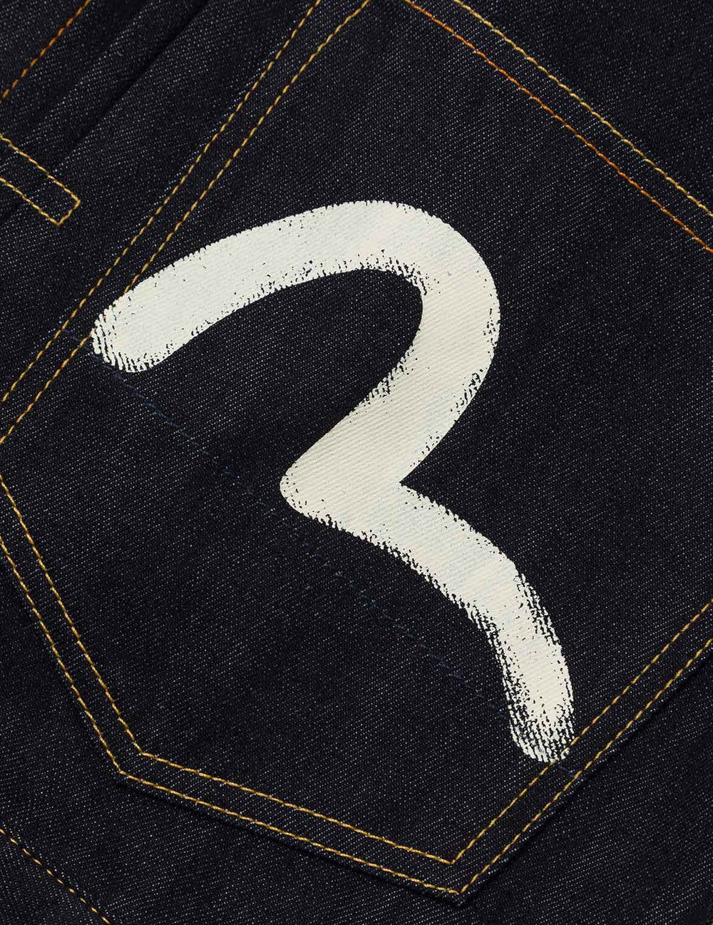 EVISU denimjakke med sejlignende print i rå indigo, slidstærk og stilfuld med klassisk denim design.