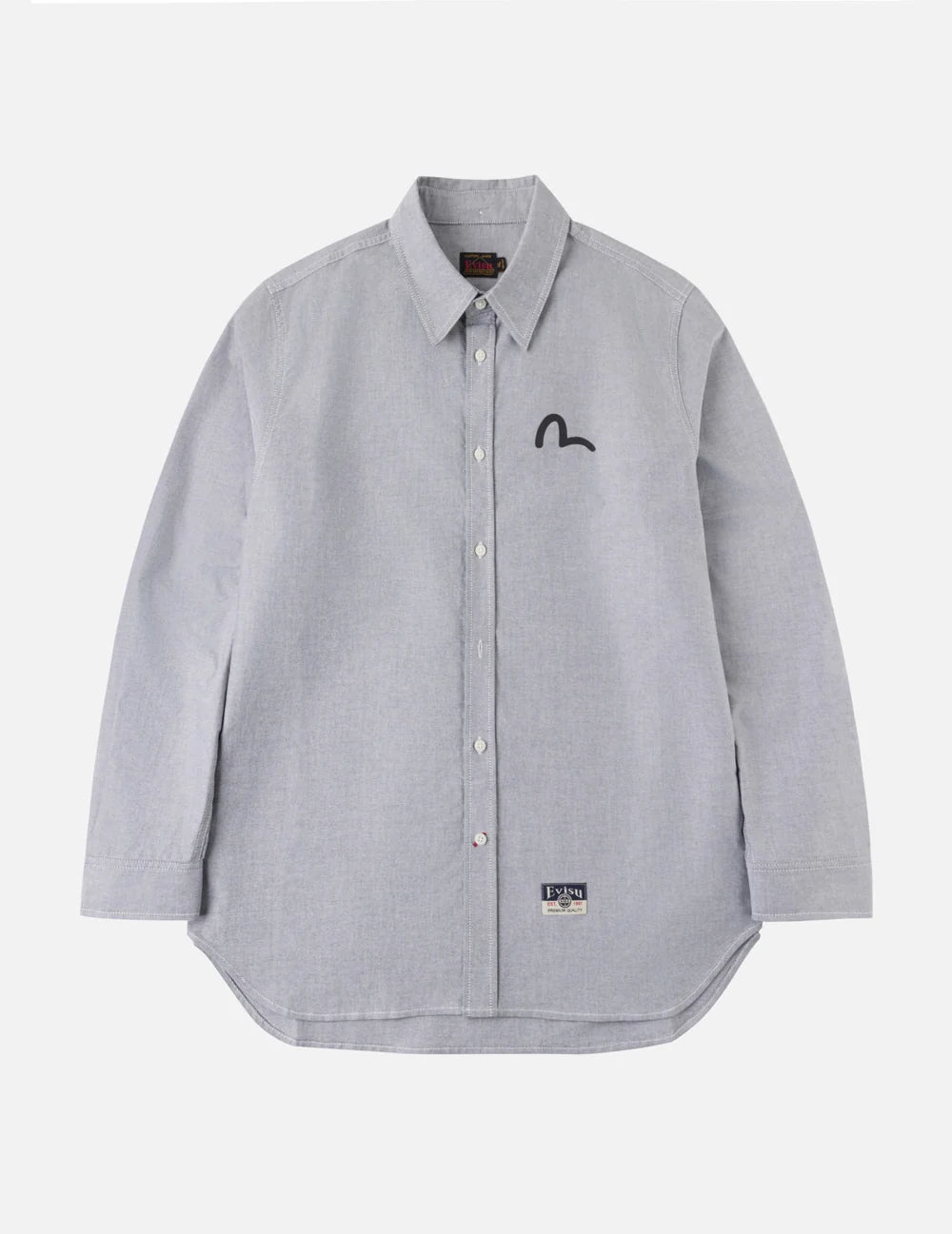 Grå EVISU oxford skjorte med sort mågeskriftprint, langærmet skjorte i klassisk stil, vises på billedet