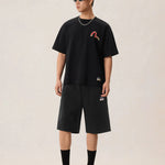 Sort EVISU shorts med sejlskibsprint i vævet materiale, afslappet stil og komfortabel pasform.