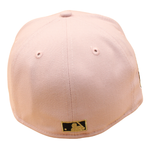 New Era 59FIFTY Yankees cap med pink paisley mønster og WS 1962 design, fremhæver det farverige og stilfulde udseende.