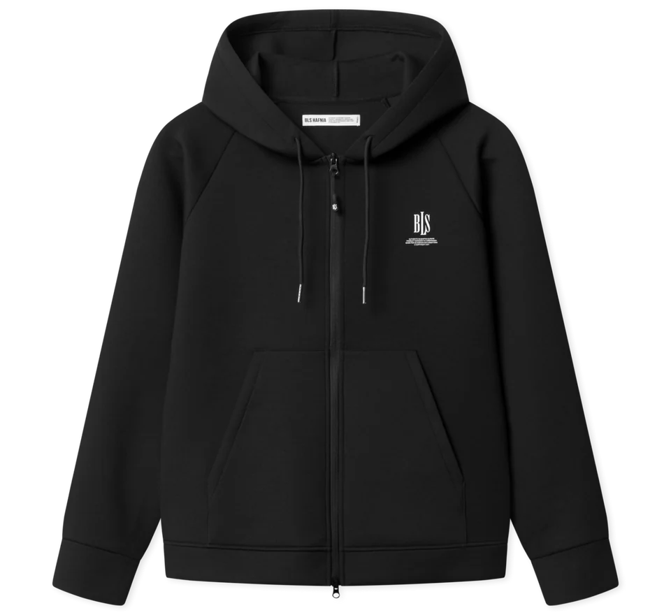 Sort BLS Edwin Zip Hoodie, casual hættetrøje med lynlås og logo foran, blødt stof, afslappet pasform.