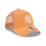 New Era League Essential Trucker Cap New York Yankees - Peach - Headz Up 