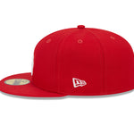 New Era 59FIFTY fitted cap med Los Angeles Dodgers logo, scarlet farve og WS 2000 detaljer, set fra side.
