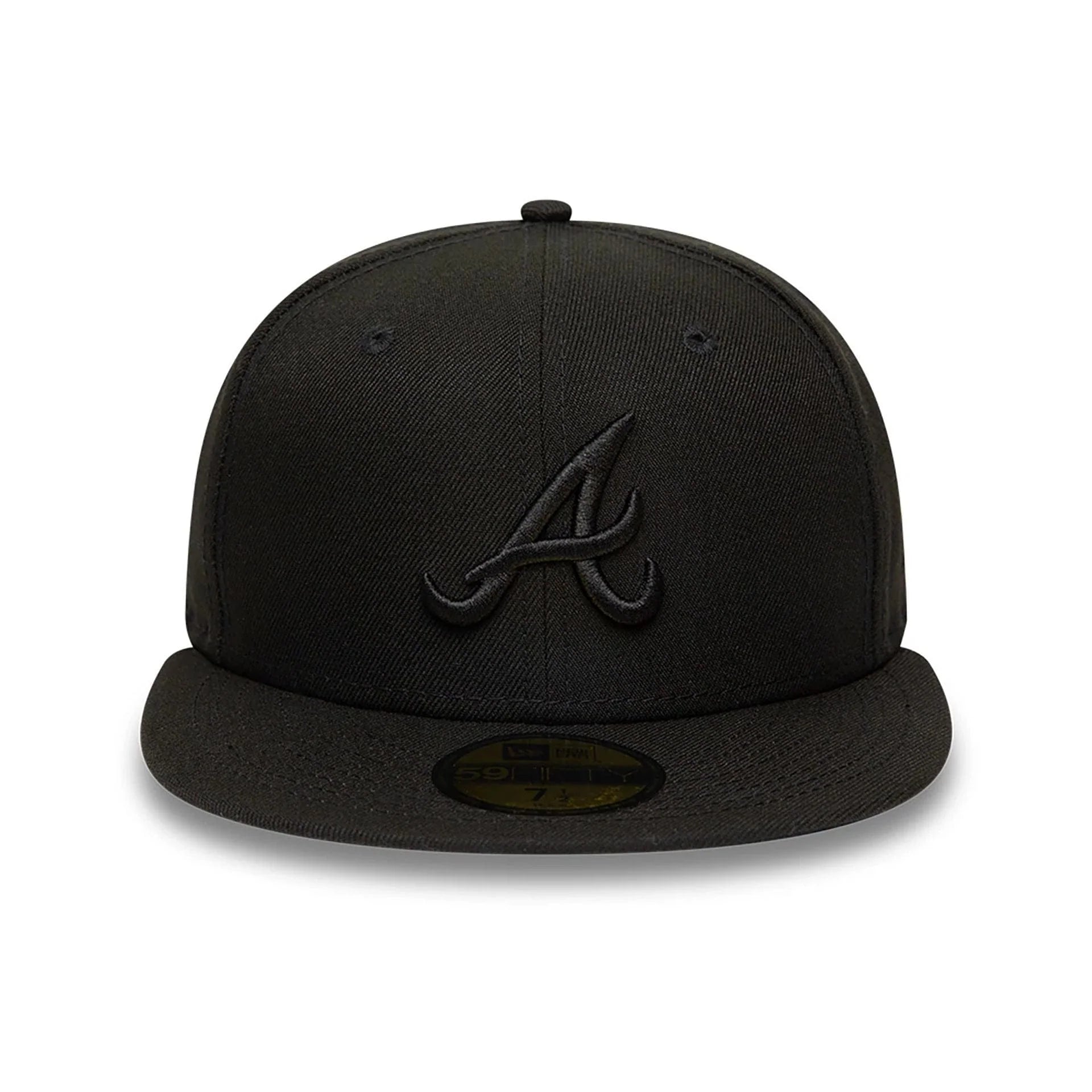Sort New Era 59FIFTY fitted baseballkasket med Atlanta Braves logo, sort på sort design, foran vises kasket med flat top.