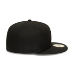 Sort New Era 59FIFTY fitted baseballkasket med Atlanta Braves logo, sort på sort design, synlig foran og på siderne