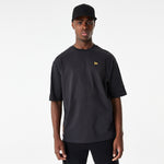 New Era - NE Sticker Tee Oversize - Black - Headz Up 