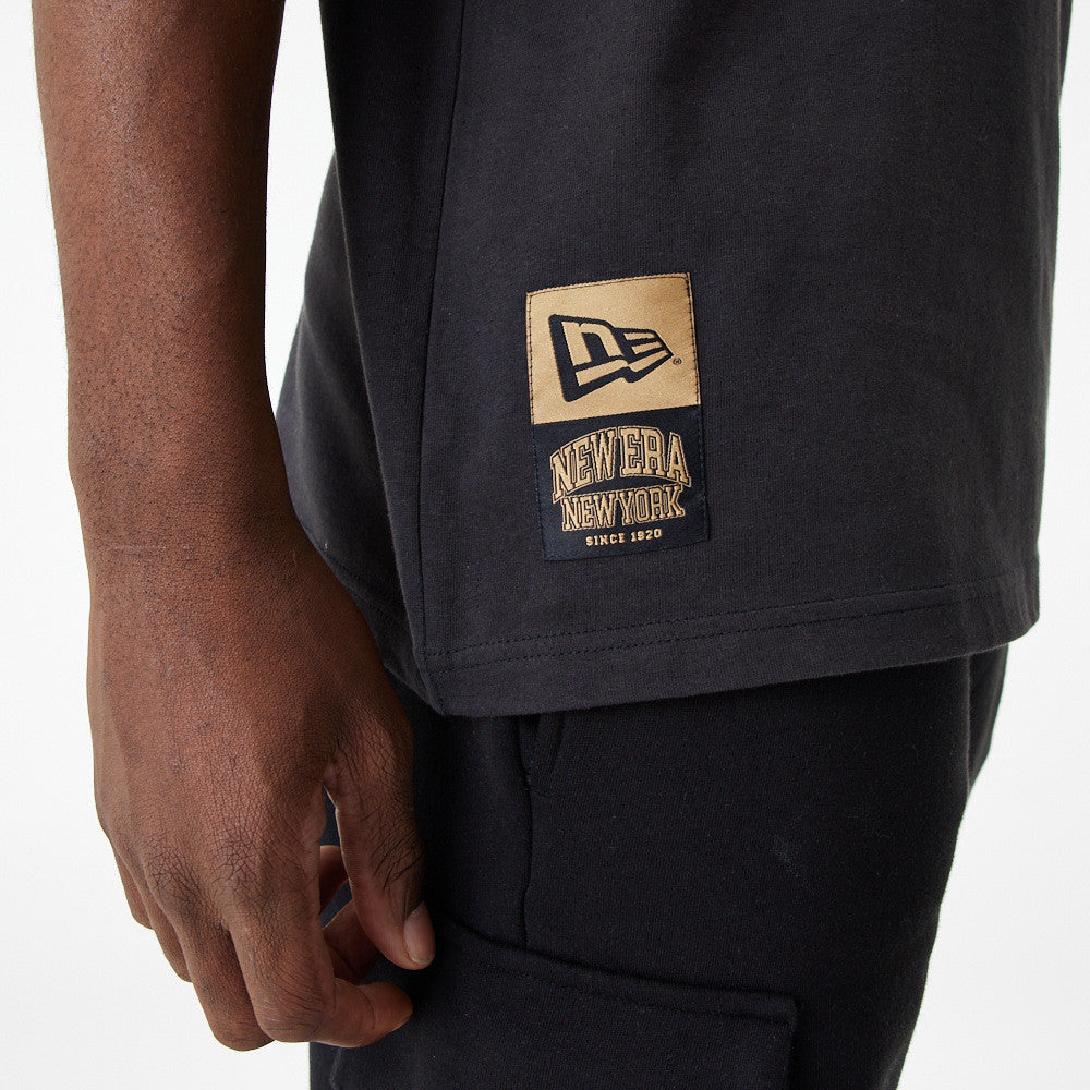 New Era - NE Sticker Tee Oversize - Black - Headz Up 