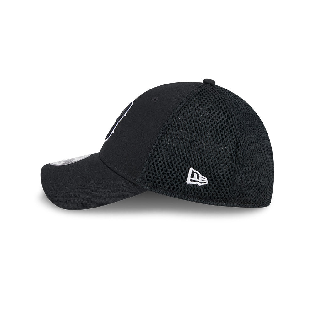 Sort New Era Boston Red Sox MLB Neo 39THIRTY stretch fit kasket med grønne detaljer og logo.