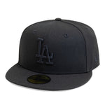 Sort New Era 59Fifty fitted cap med Los Angeles Dodgers logo, sort på sort design, flat brim og komfortabel pasform