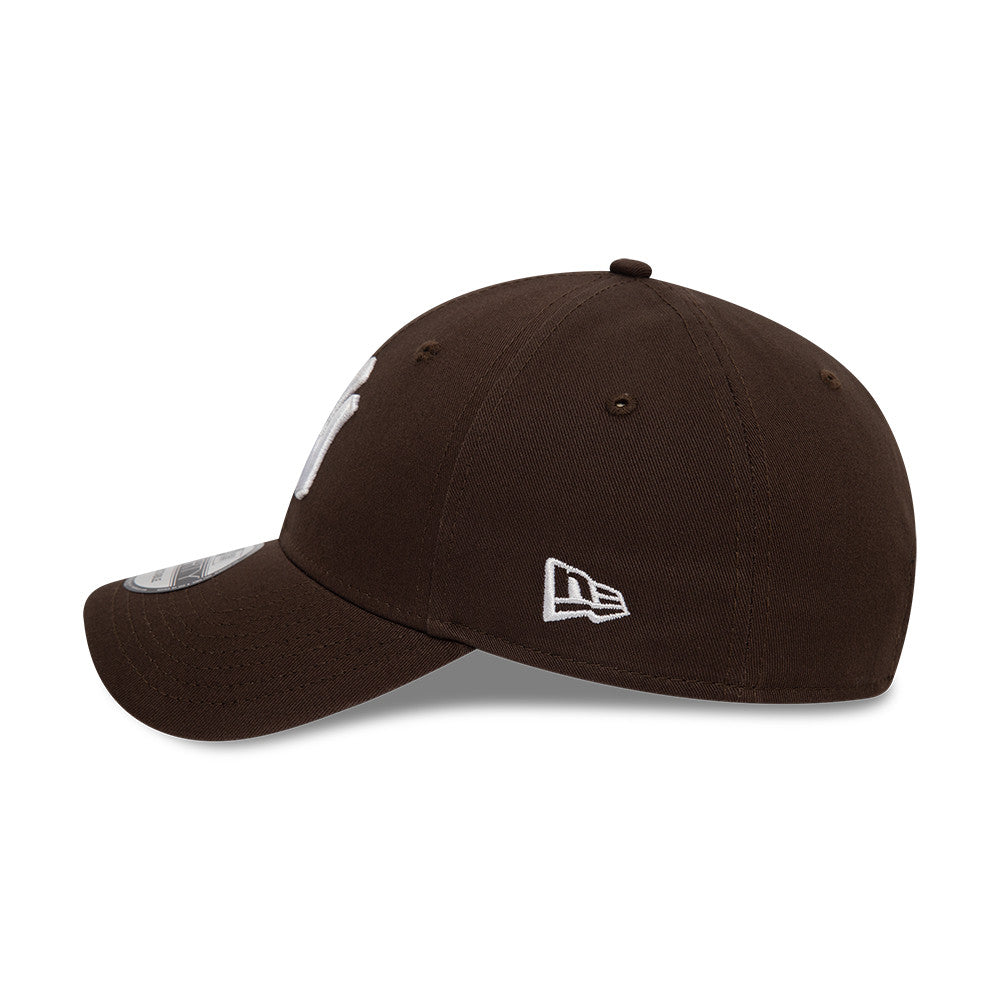 New Era - New York Yankees - 9Forty League Essentials - Brown/White - Headz Up 