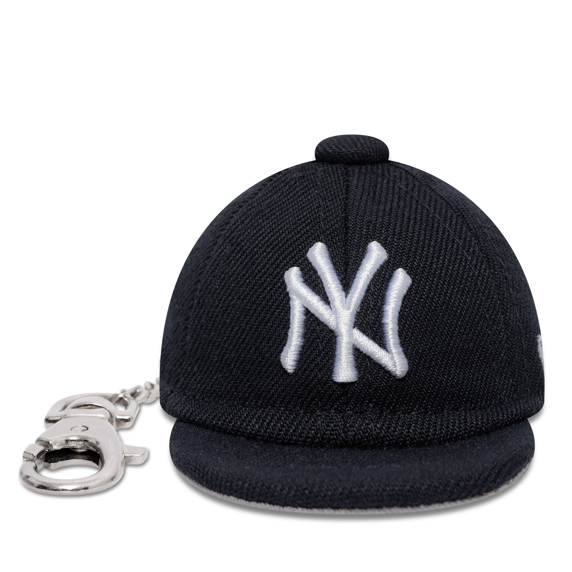 Nøglering med miniature New Era New York Yankees baseballkasket, tilbehør i detaljeret design.