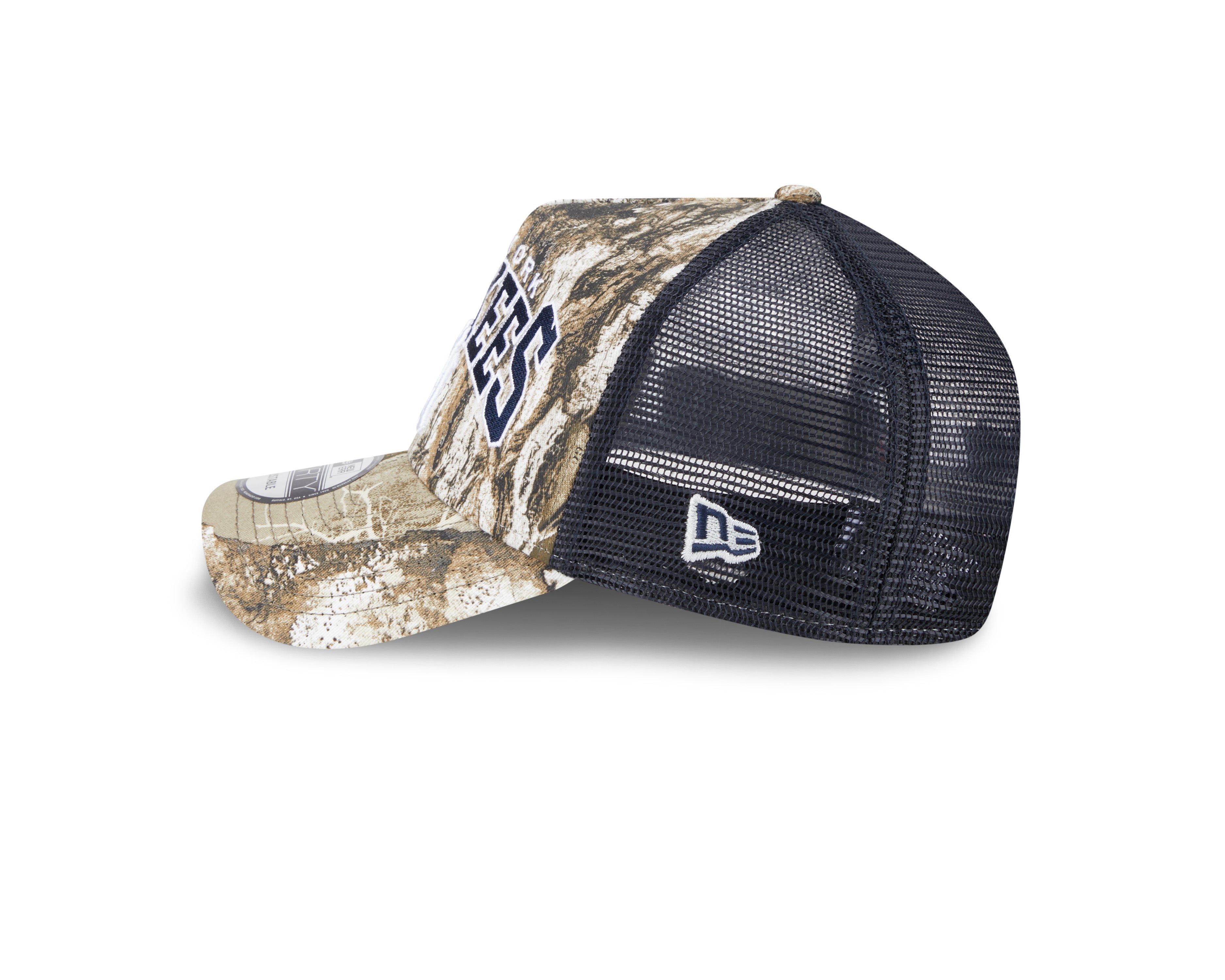 New Era 9FORTY A-Frame trucker cap med Yankees-logo og Real Tree camo-design set fra siden
