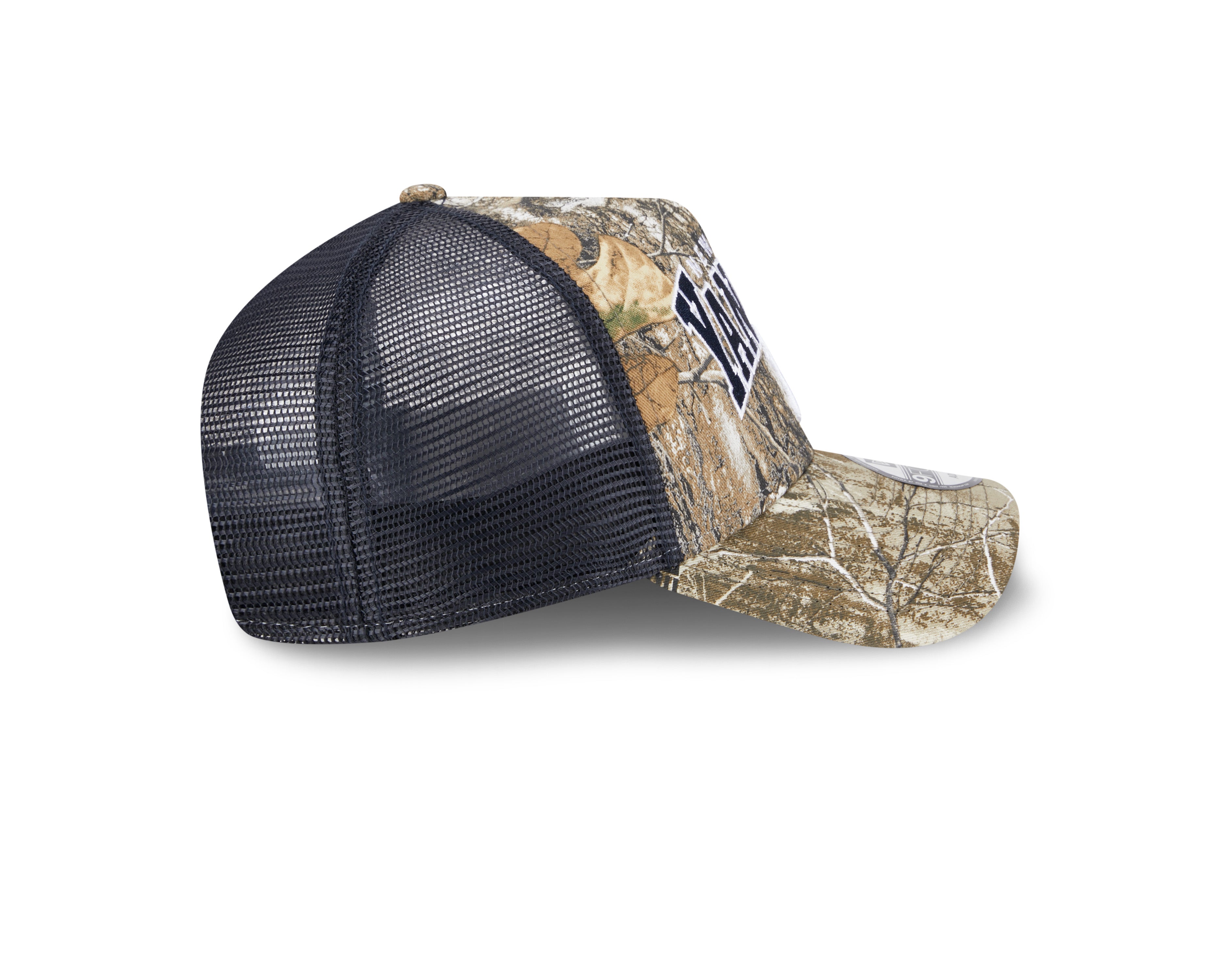 New Era 9FORTY A-Frame New York Yankees trucker cap med Realtree camo mønster set fra højre side