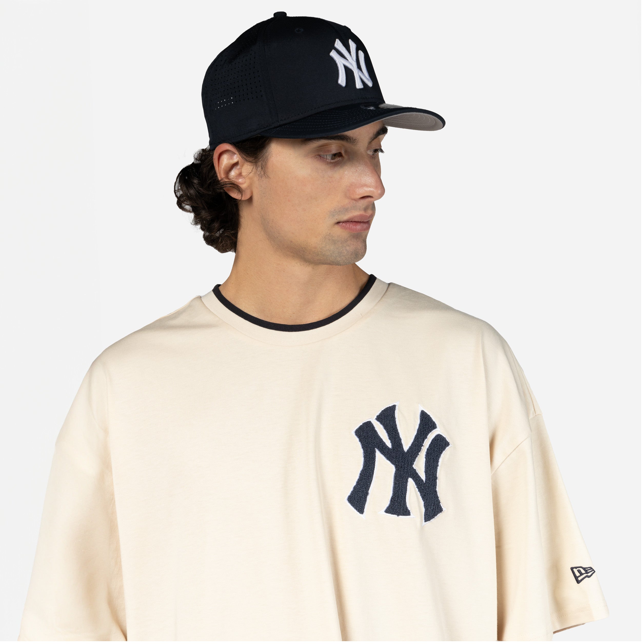 New Era - World Series Drop Shoulder T-Shirt - New York Yankees - Light Beige - Headz Up 
