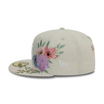 New Era 59FIFTY fitted cap med NY Yankees floral broderi i stenfarve, sporty og stilfuldt hovedbeklædning.