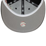Sort New Era 59FIFTY fitted cap med Chicago White Sox floral broderi og logo, klassisk baseballhætte.