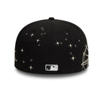 Sort New Era 59FIFTY fitted cap med Chicago White Sox logo og ZODIAC-design, afslappet hovedbeklædning.