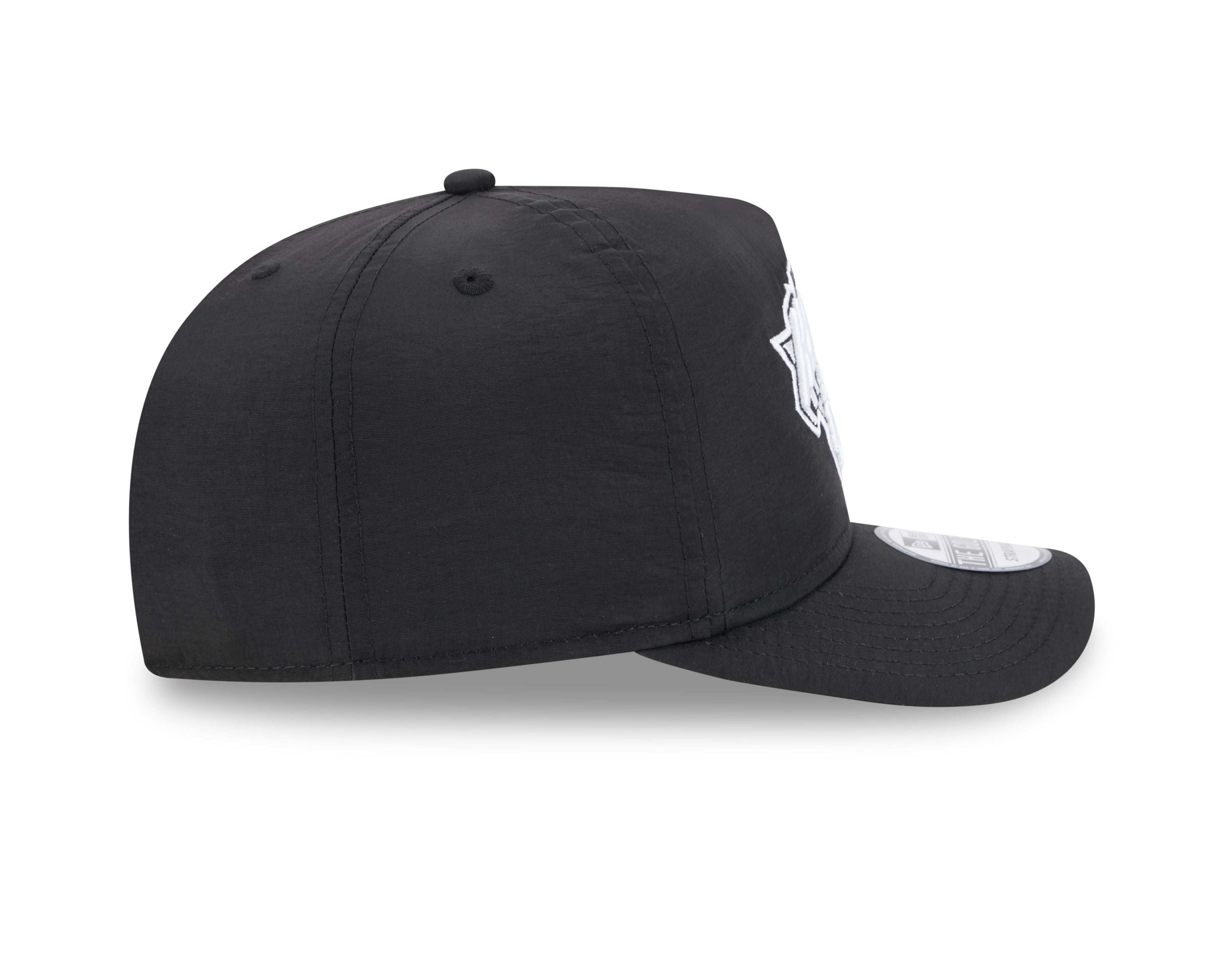 New Era - New York Knicks - THE GOLFER Strapback - Everyday Nylon - Black - Headz Up 