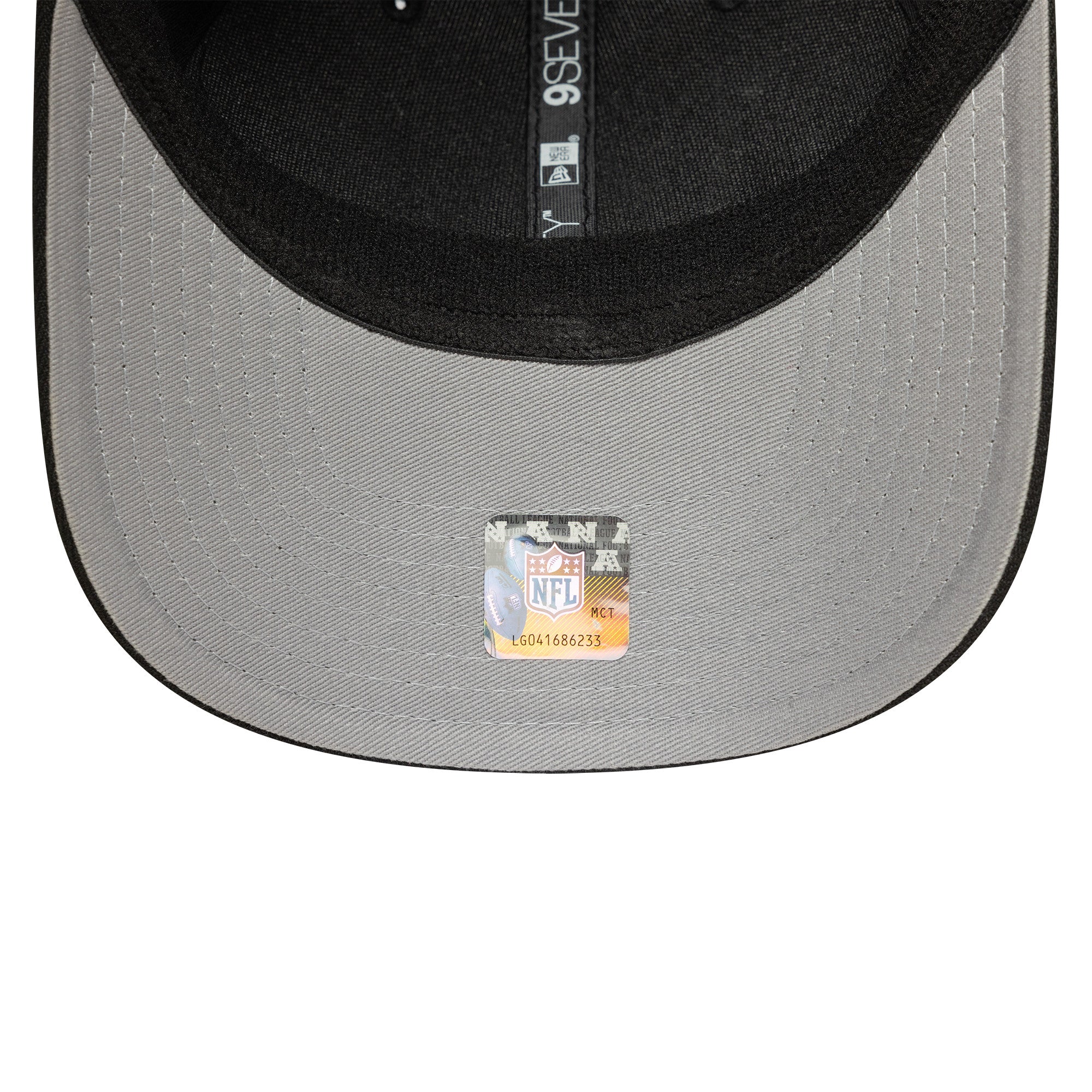 Sort New Era 9SEVENTY Stretch Snapback cap med Las Vegas Raiders logo, justeret pasform og sporty design.