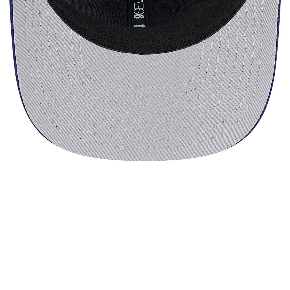 New Era 9SEVENTY stretch mesh snapback cap med Los Angeles Dodgers logo, sort med blå detaljer og mesh paneler.