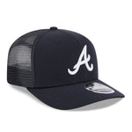 New Era 9SEVENTY stretch mesh snapback cap med Atlanta Braves logo foran, sort med grå mesh, afslappet sportstil