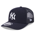 New Era 9SEVENTY stretch mesh snapback cap i navy med Yankees logo, afslappet og sporty design