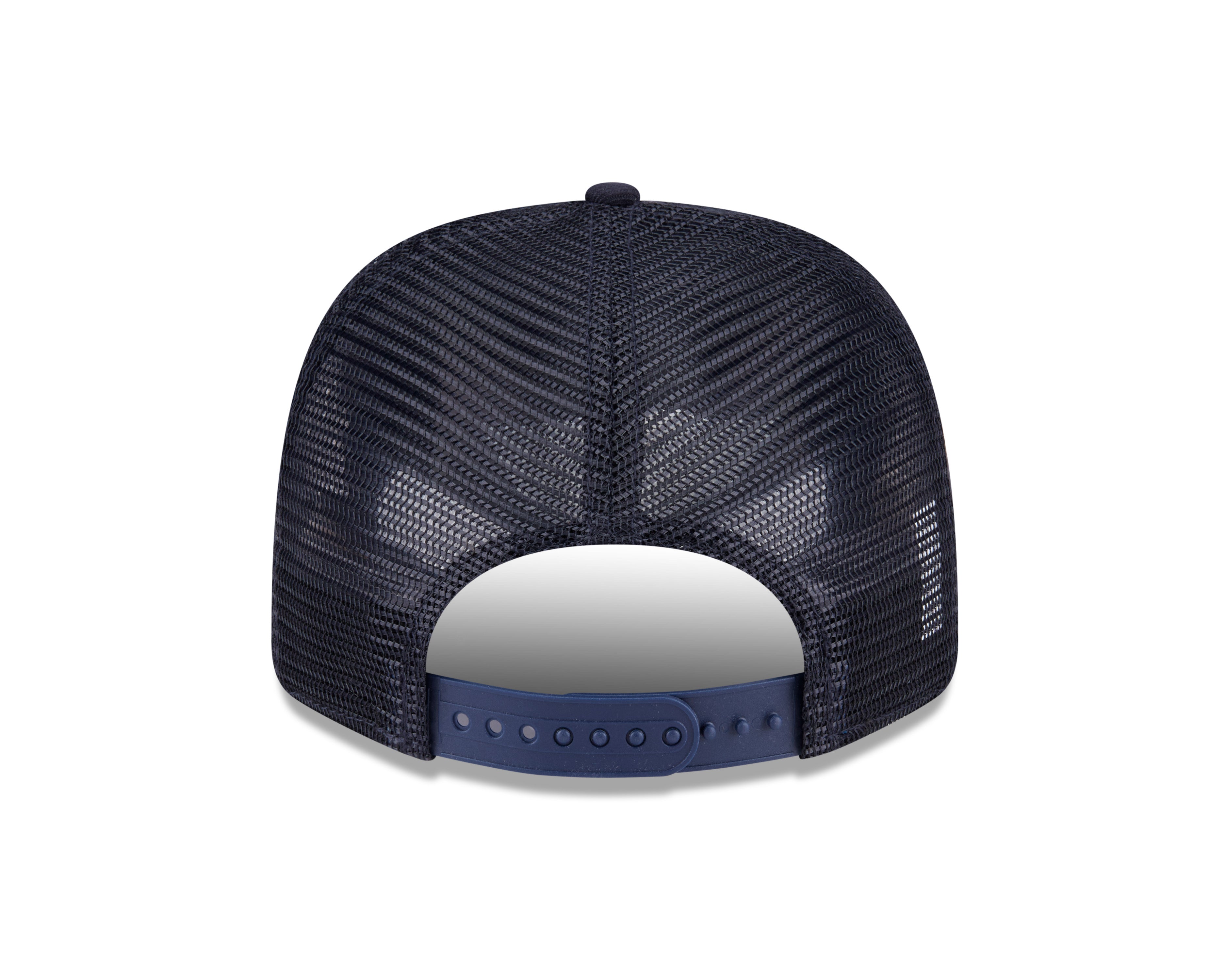 New Era 9SEVENTY stretch mesh snapback cap med New York Yankees logo og navyfarvet design.