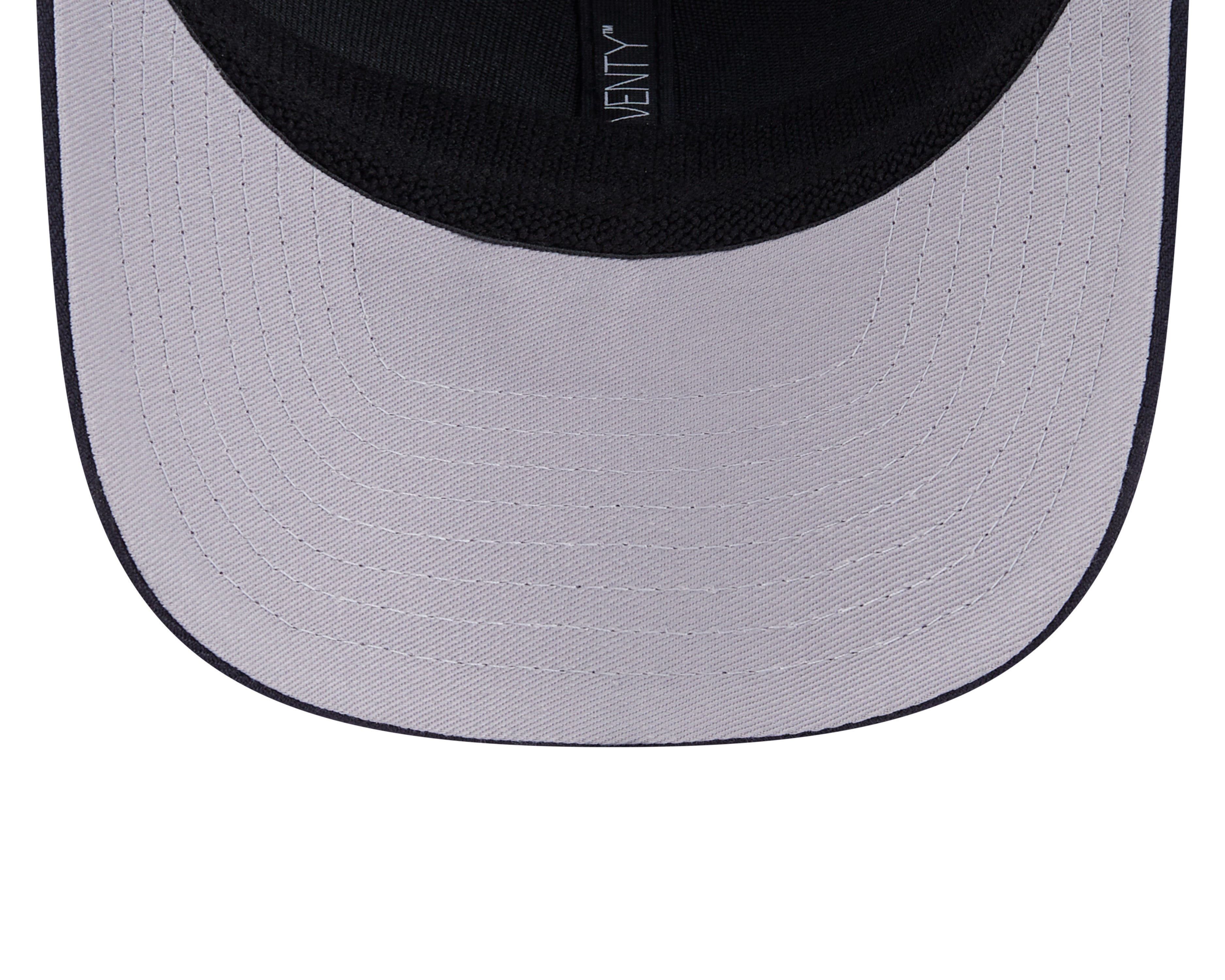 New Era 9SEVENTY stretch mesh snapback cap med New York Yankees logo i navyblå farve, sporty og komfortabel hovedbeklædning.