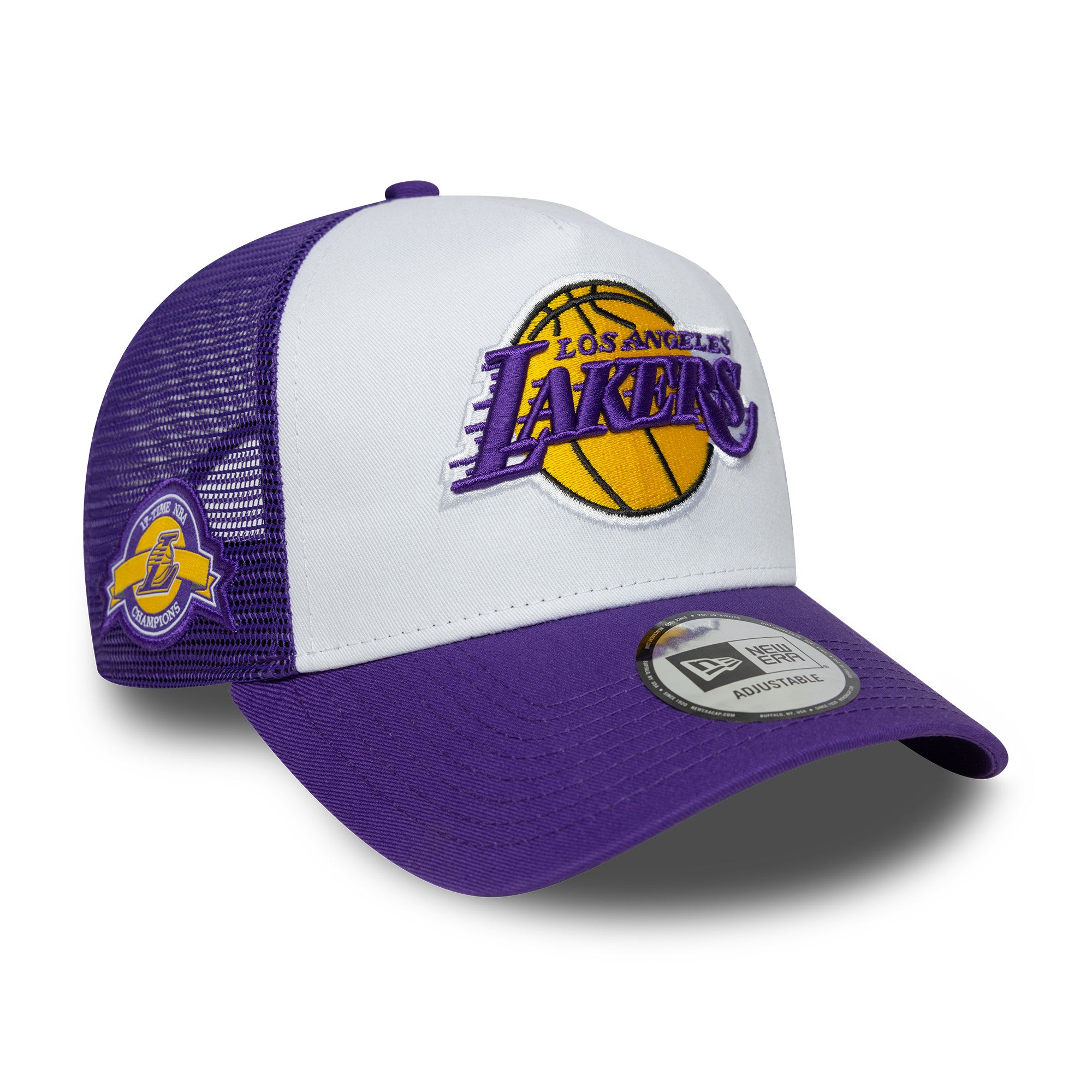 New Era Lakers trucker cap i lilla med NBA side patch, justerbar snapback og netryg for komfort.
