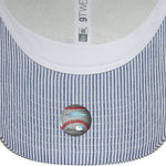 New Era Yankees 9TWENTY seersucker kasket i navy og hvid med justerbar rem og 6-panel design