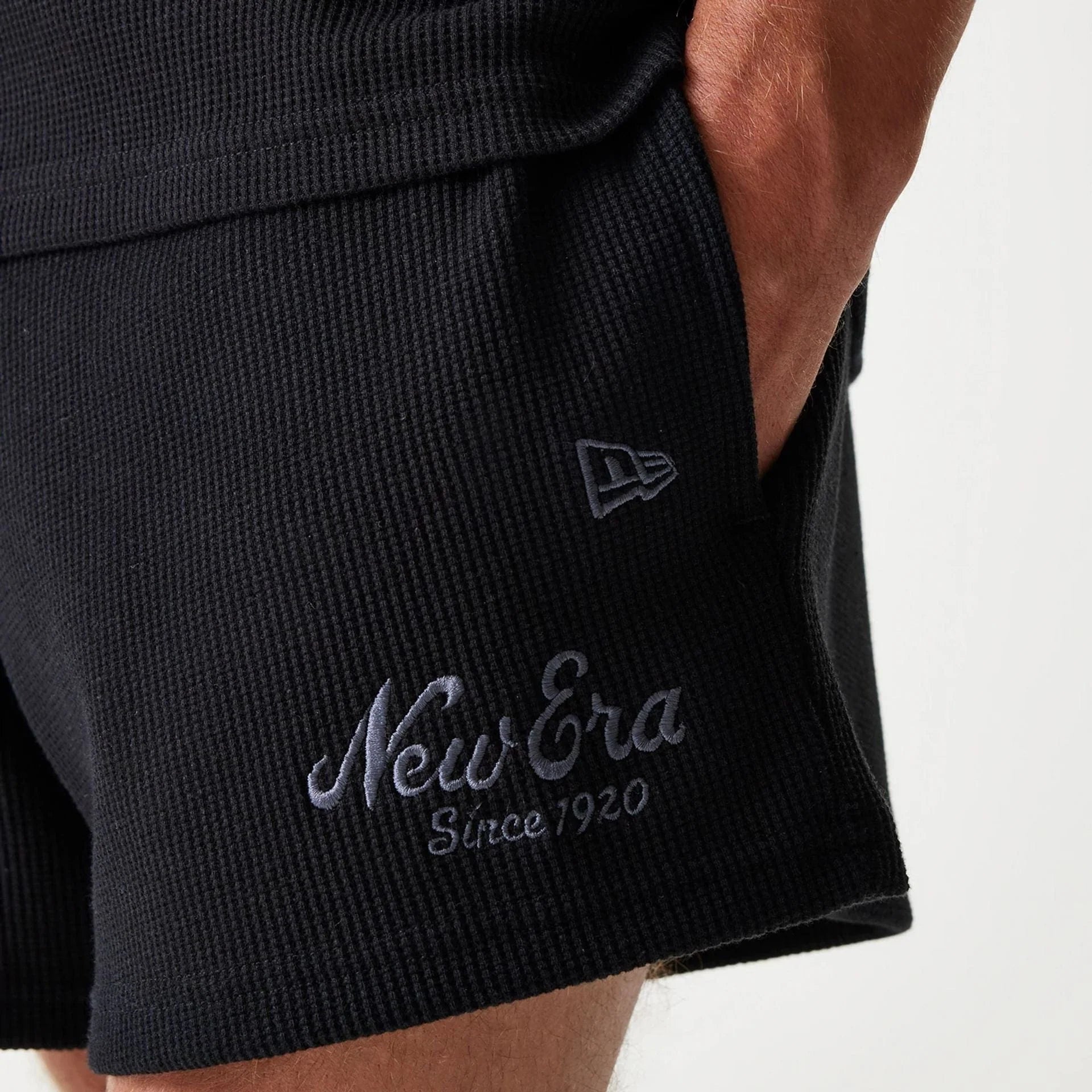 New Era - MLB WAFFLE Shorts - Black - Headz Up 