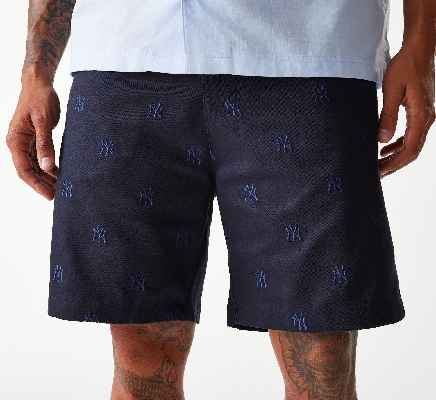 Navy New Era MLB Monogram Shorts til New York Yankees, komfortabelt sportstøj i afslappet stil.