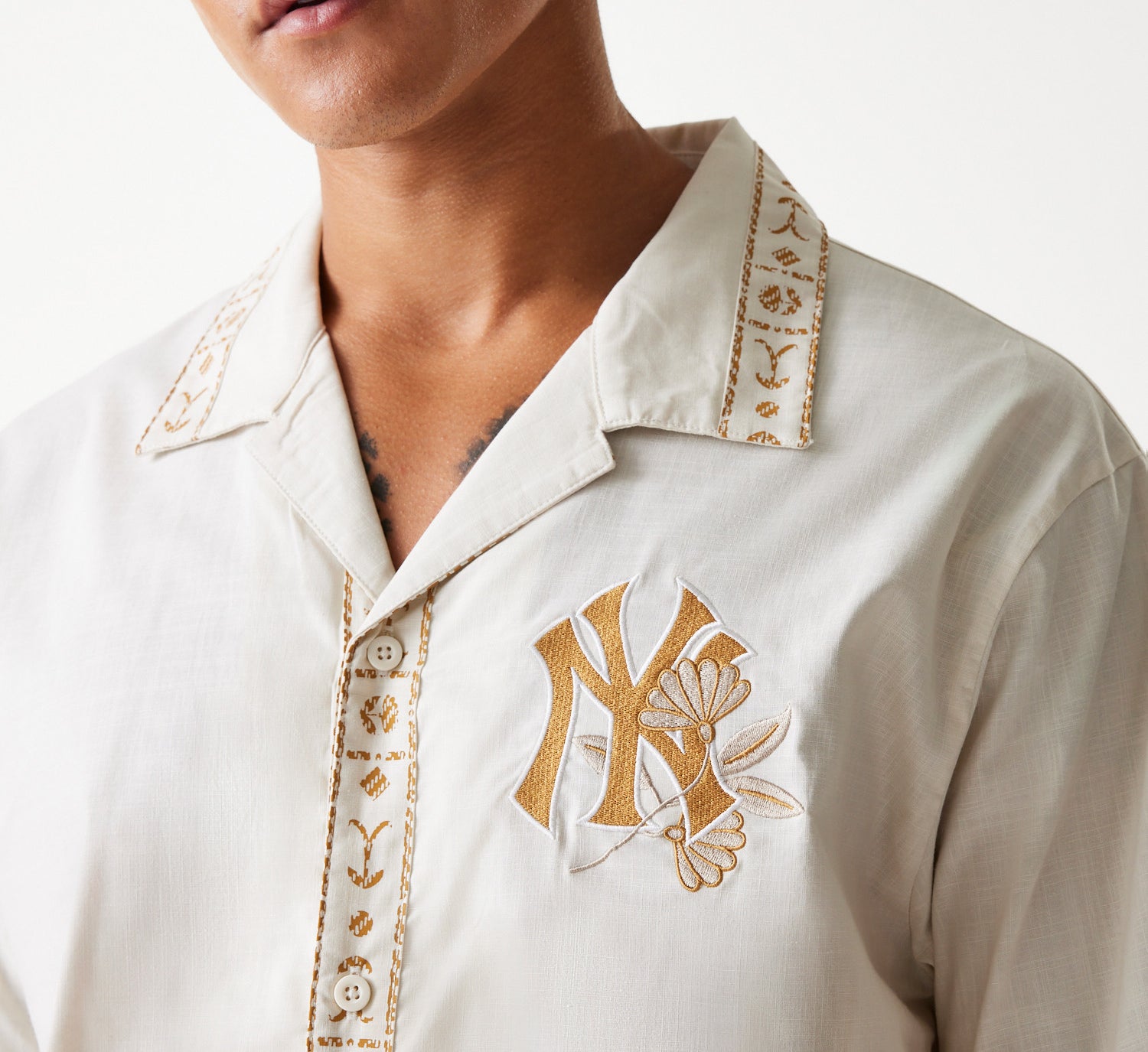 New Era - MLB Taping Revere Shirt - New York Yankees - Off White - Headz Up 