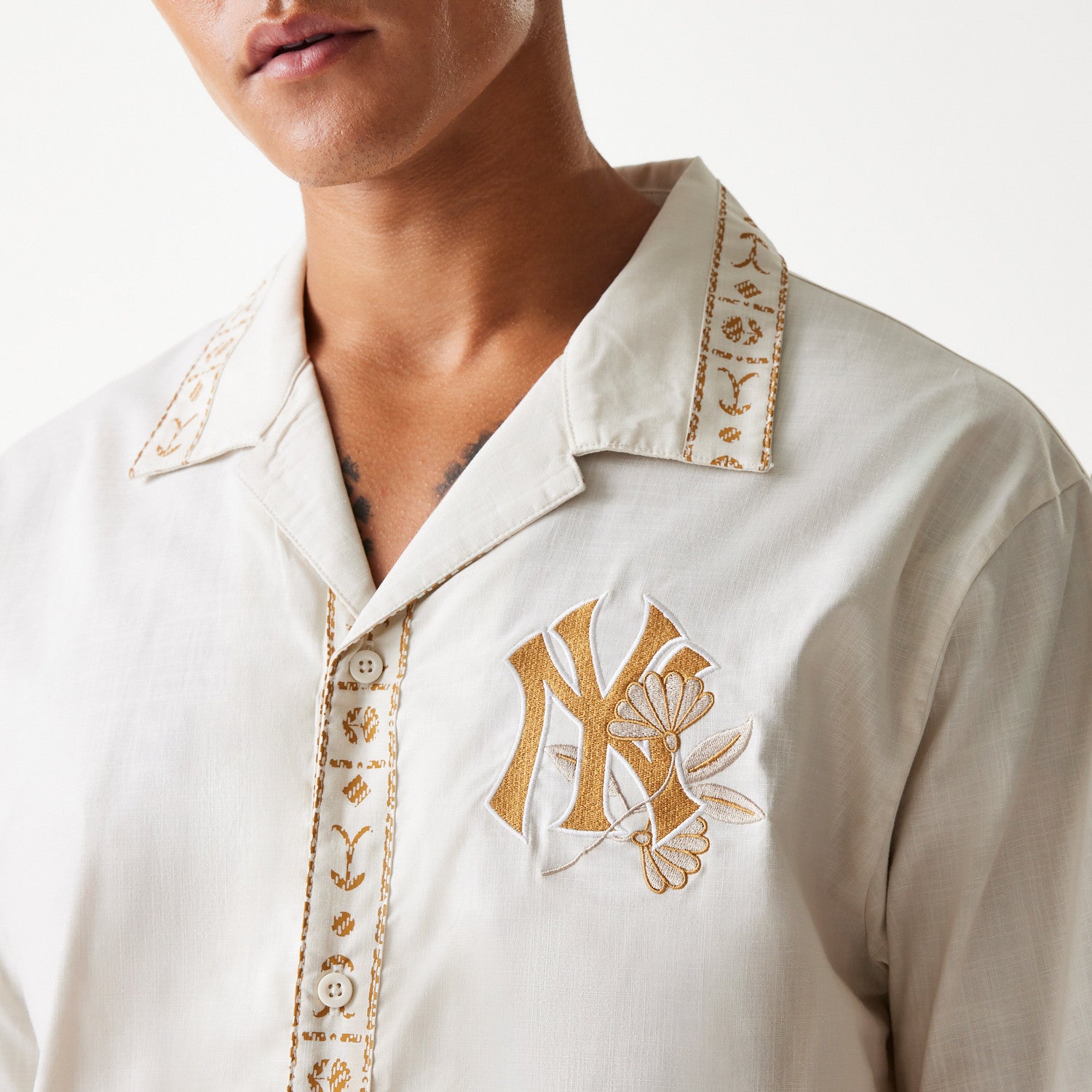 New Era - MLB Taping Revere Shirt - New York Yankees - Off White - Headz Up 