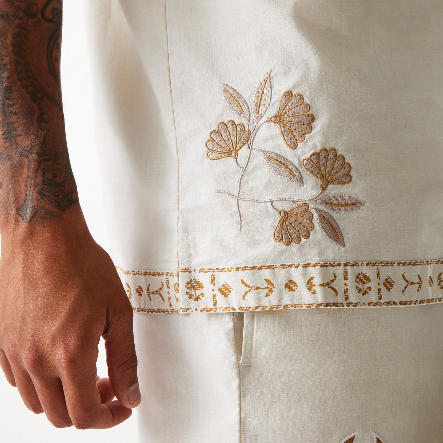 New Era - MLB Taping Revere Shirt - New York Yankees - Off White - Headz Up 