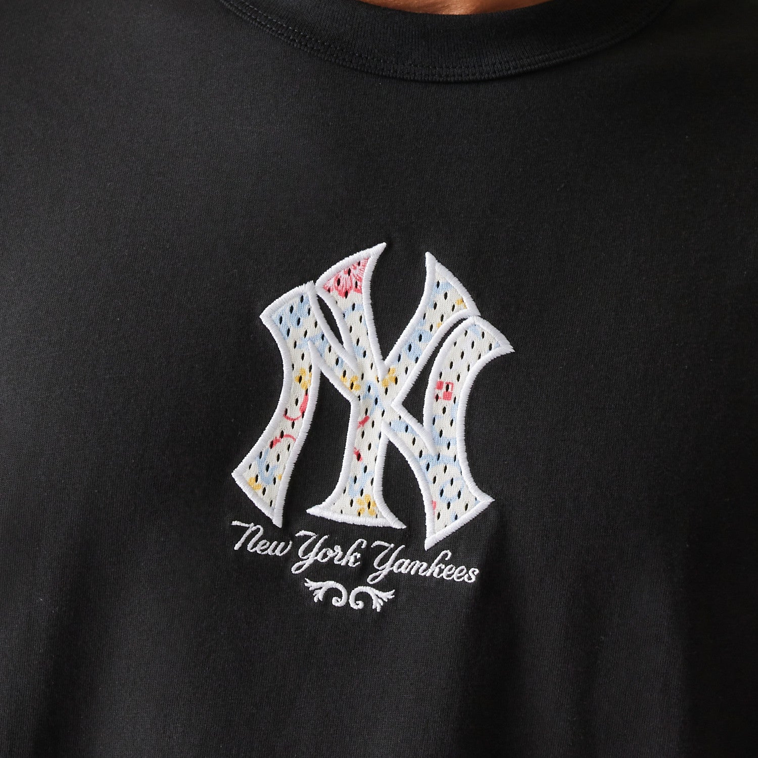 New Era - MLB Infill Oversized Tee - New York Yankees - Black - Headz Up 