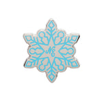 New Era Snowflake pin badge i blå med detaljeret snefnugdesign