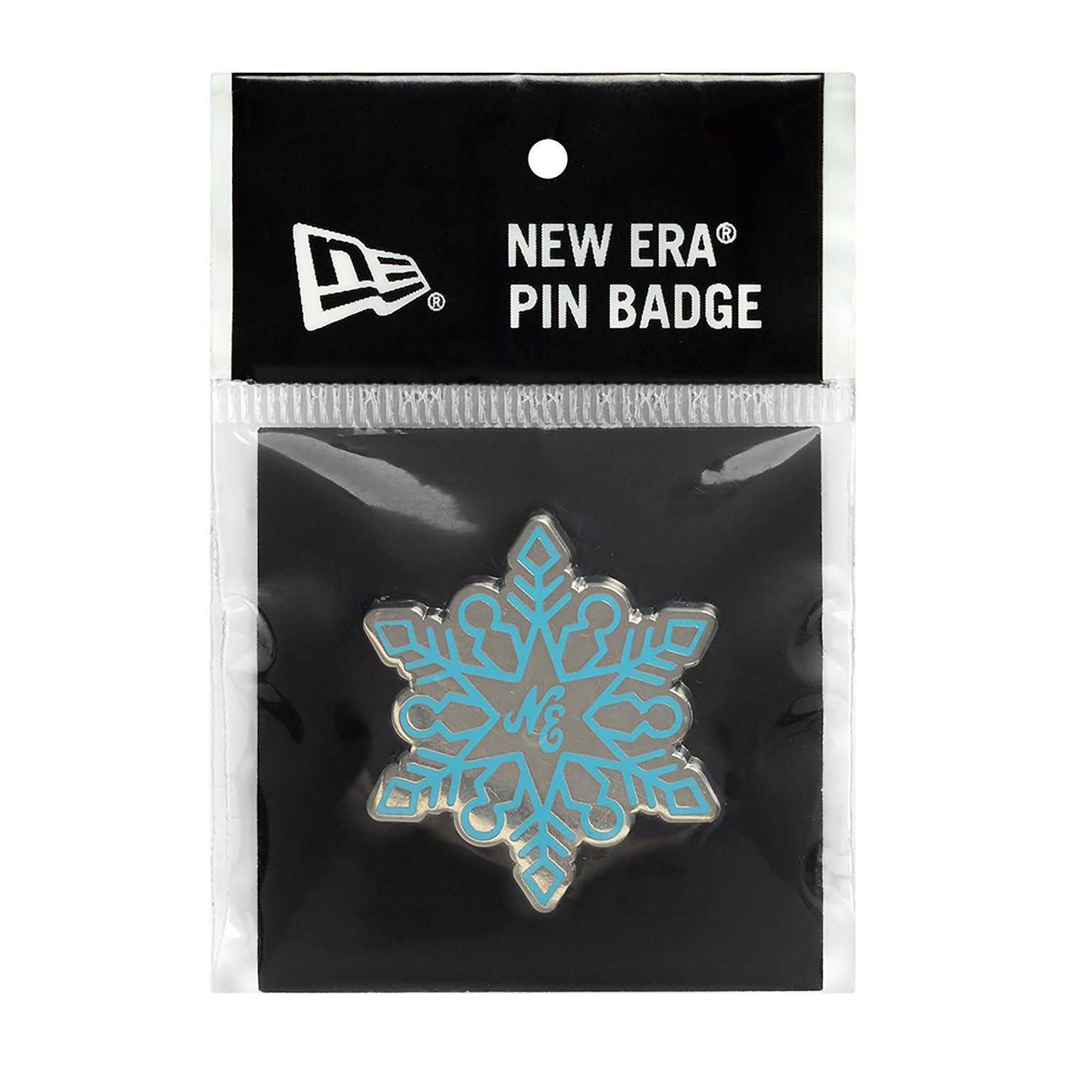 New Era blå Snowflake-pinbadge med snefnugdesign, set forfra