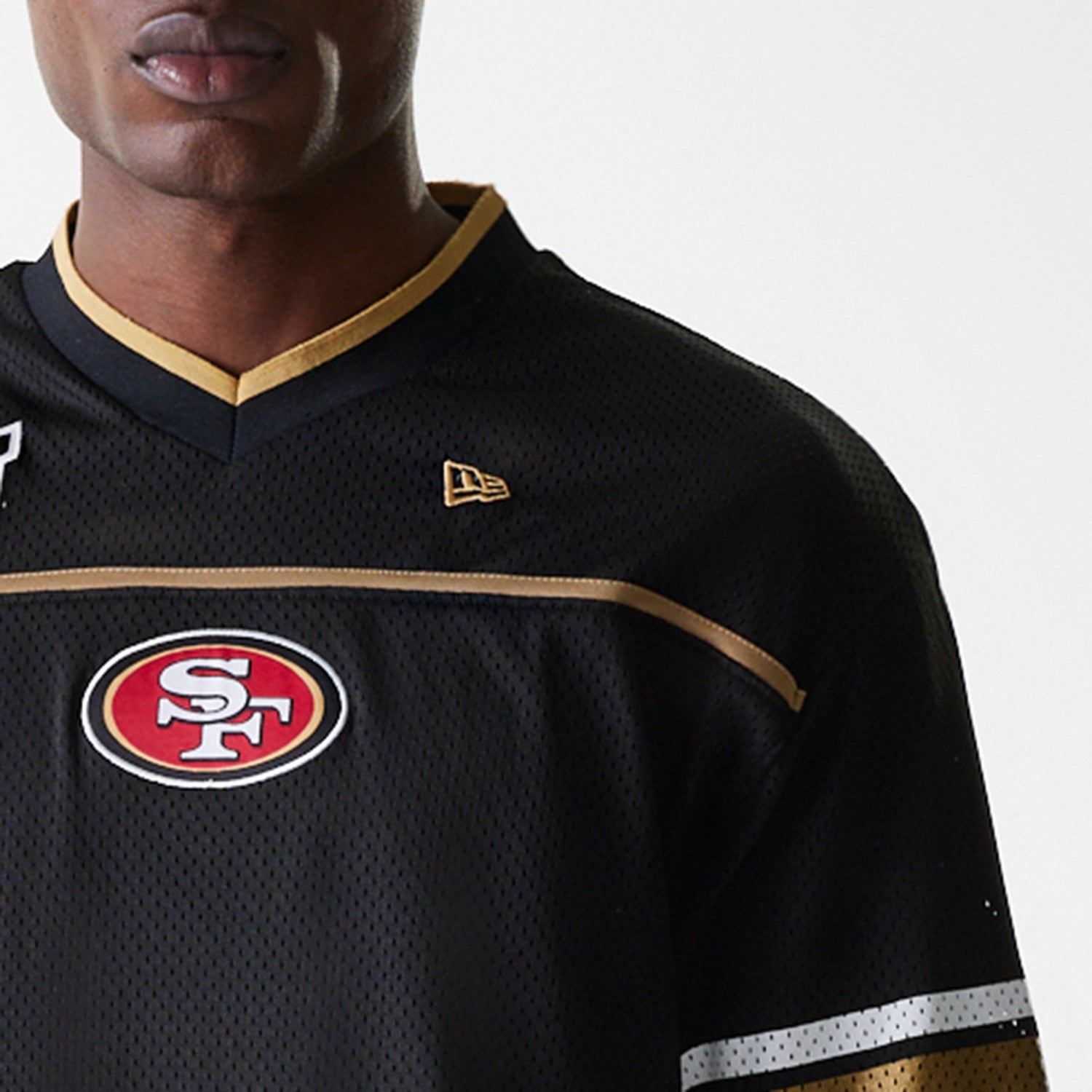 New Era - NFL GRPHC JERSEY Tee - San Francisco 49ers - Black - Headz Up 